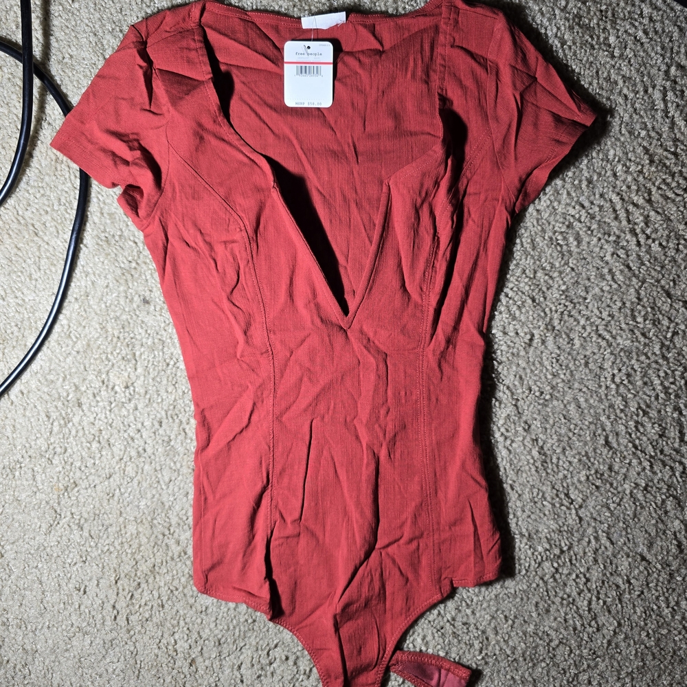 👽Free People Red V-Neck Bodysuit